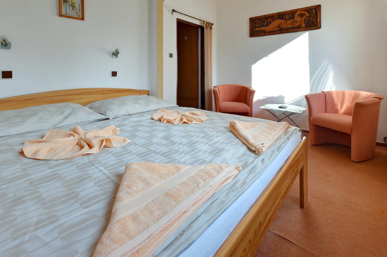 Hotel Kovarna Decin Kültér fotó